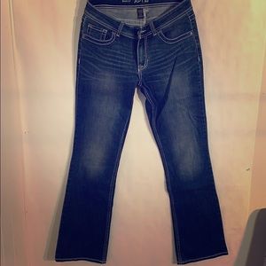 Apt. 9 Bootcut Size 8 with a 31in inseam !